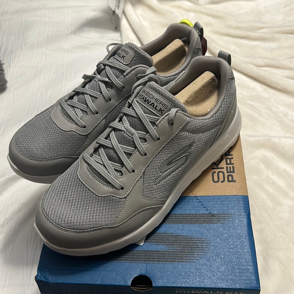 Men's Gowalk Max-Athletic Workout Walking Shoe with Air Cooled Foam Sneaker